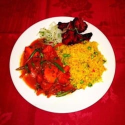 Balti Cottage - Spicy chicken tikka jhalfrazi from out buffet