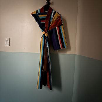 Texican Court - Bathrobe - Hotels Near Me - Irving, Texas Texican Court - Bathrobe - Hotels Near Me - Irving, Texas