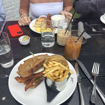 The Brewpaddle Cafe - The best BLT with a runny egg and fries in Mississippi - Breakfast & Brunch Near Me - Biloxi, Mississippi The Brewpaddle Cafe - The best BLT with a runny egg and fries in Mississippi - Breakfast & Brunch Near Me - Biloxi, Mississippi