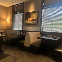 Esin Restaurant & Bar - Nice spacious seating