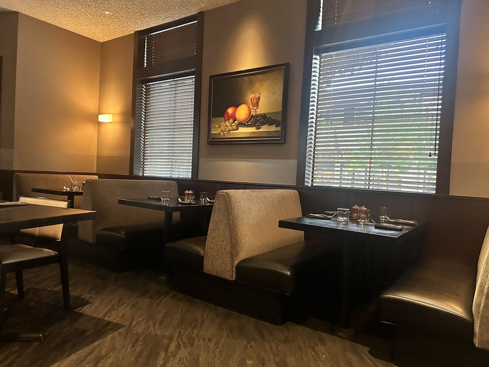 Esin Restaurant & Bar