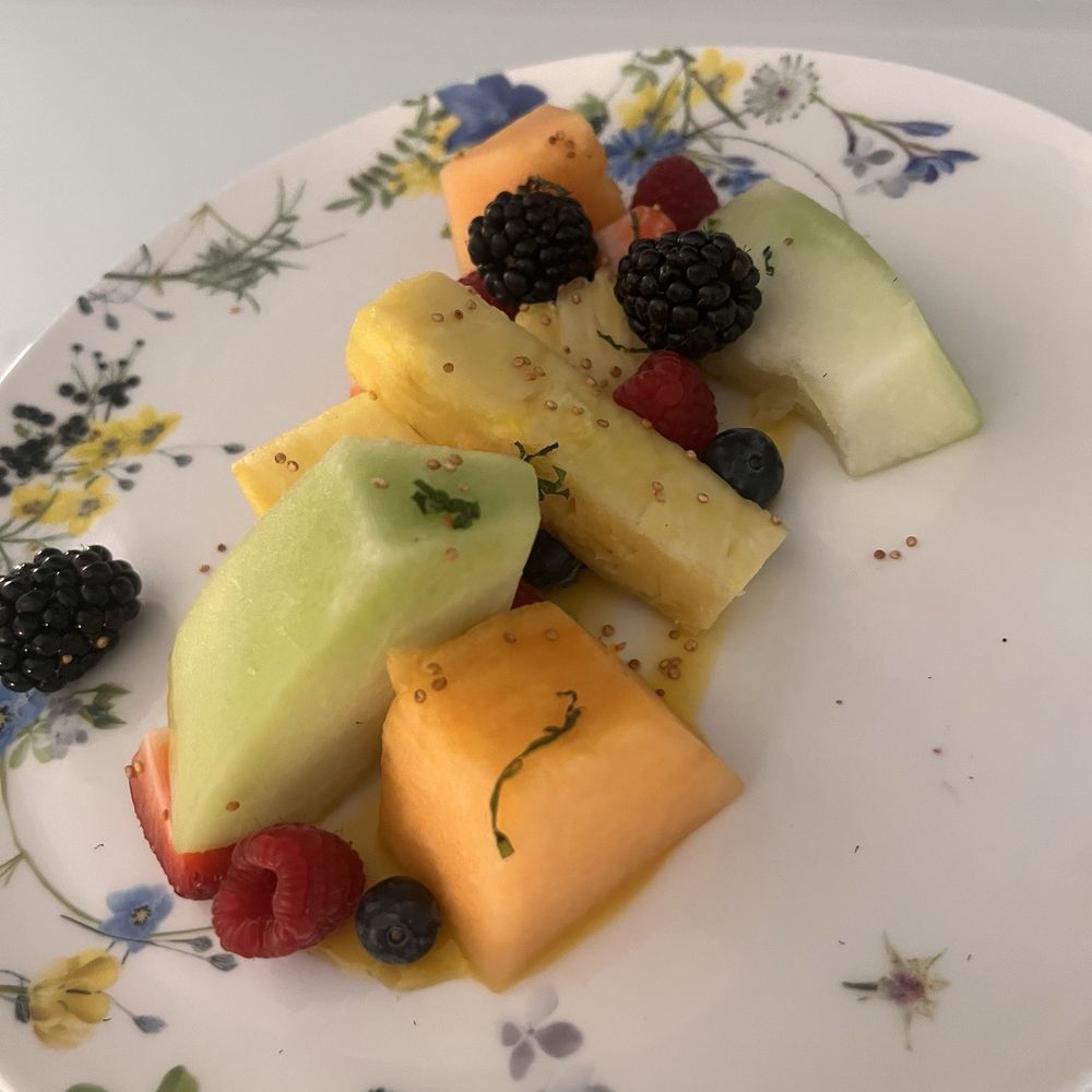 Waldorf Astoria Chicago - Fruit platter - Hotels Near Me - Chicago, Illinois Waldorf Astoria Chicago - Fruit platter - Hotels Near Me - Chicago, Illinois
