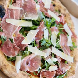 Mike’s pizzeria