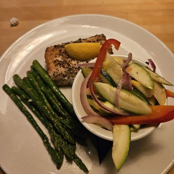 Oceans & Ale - Fresh catch Grilled Mahi-Mahi with asparagus and seasonal veggies. - Seafood Near Me - Williamsburg, Virginia Oceans & Ale - Fresh catch Grilled Mahi-Mahi with asparagus and seasonal veggies. - Seafood Near Me - Williamsburg, Virginia