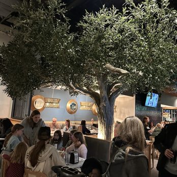 Meddys - Inside - Mediterranean Near Me - Tulsa, Oklahoma