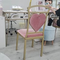 Queen Nail Salon and Spa - Inside