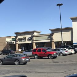 Rue 21 - View from parking lot