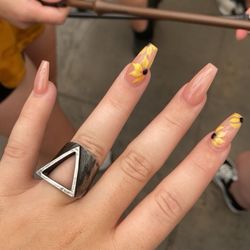 Jolie Nails And Spa, SC