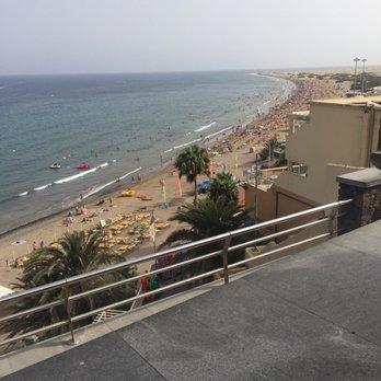 Playa del Inglés - Dunes at the top right of the picture (south). The beach runs northeast of the dunes for a long long while. - Beaches Near Me - Maspalomas, GC