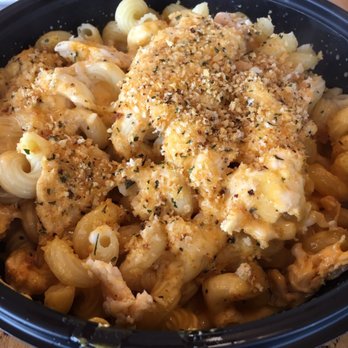 Out & Out - Chicken macaroni and cheese - Sandwiches Near Me - Cedarburg, Wisconsin Out & Out - Chicken macaroni and cheese - Sandwiches Near Me - Cedarburg, Wisconsin