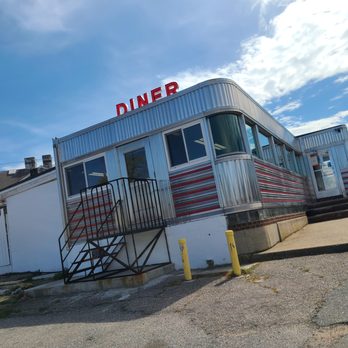 Mill Pond Diner - the exterior of mill pond diner - Diners Near Me - Wareham, Massachusetts