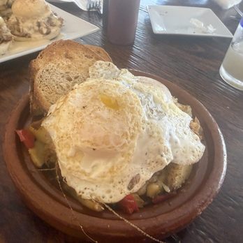 Laly's Restaurant - Short Rib hash - New American Near Me - Jackson Heights, New York