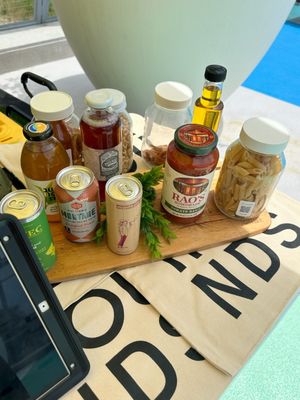 Castleberry Market by null