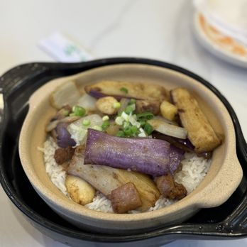 BZZ Clay Pot - Chinese Near Me - Cupertino, California