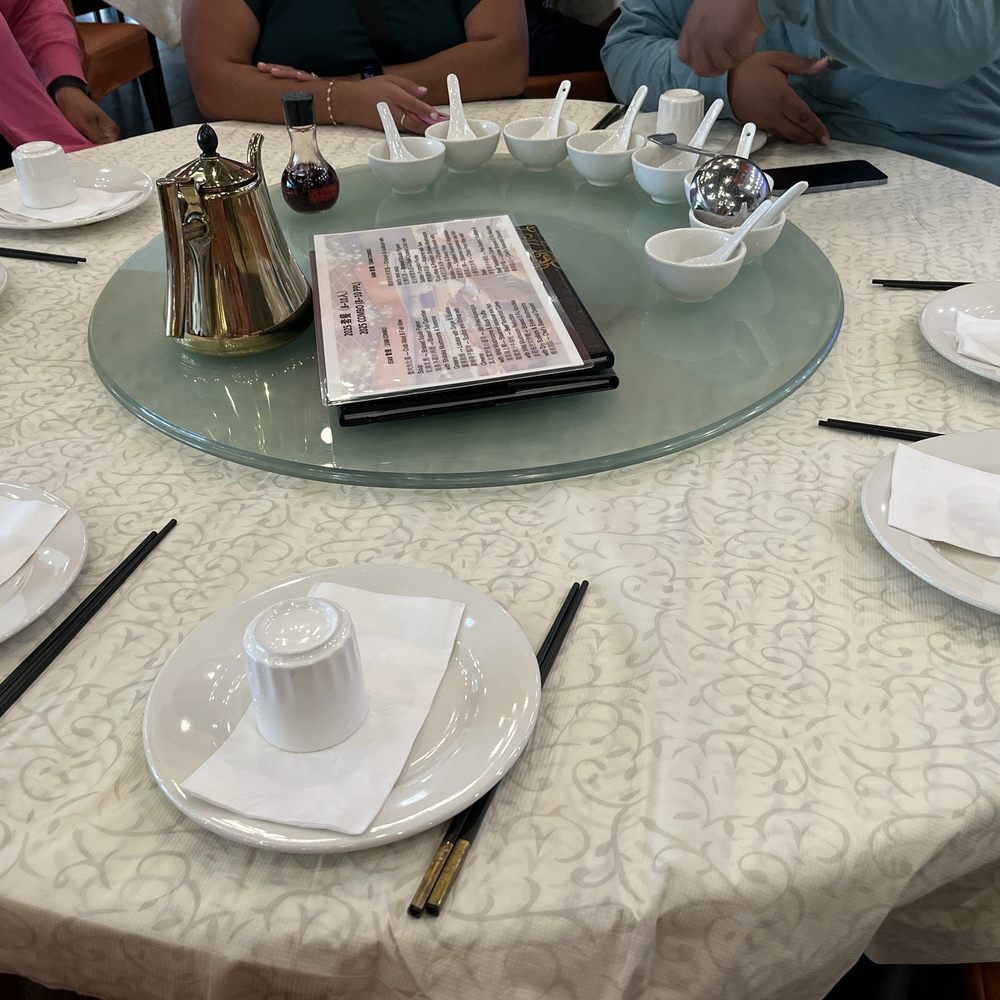 Hong Kong Chef - Table setting - Cantonese Near Me - San Leandro, California Hong Kong Chef - Table setting - Cantonese Near Me - San Leandro, California