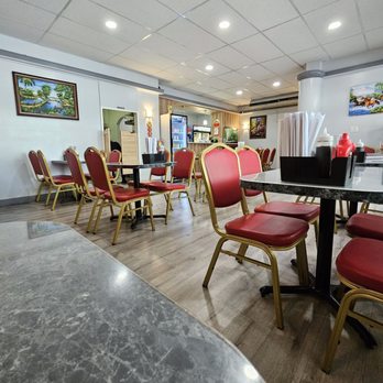 Pho Minh Thu - a restaurant with tables and chairs - Vietnamese Near Me - Honolulu, Hawaii Pho Minh Thu - a restaurant with tables and chairs - Vietnamese Near Me - Honolulu, Hawaii