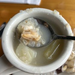 Aunt Carrie's Restaurant - Local clam chowder