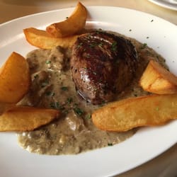Gasthaus Bauer - Filetsteak mit Pilzrahmsauce