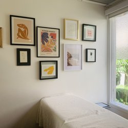 Love all the art & decor here. Clean and fun! Cant recommend enough