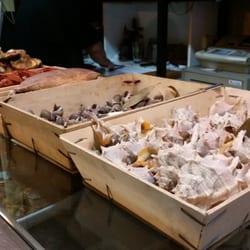 La Bodegueta de Cal Pep - Haciendo un vermut la mar de interesante y agradable y el local lleno de buen ambiente