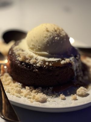 CAPS Supper Club & Bar by null