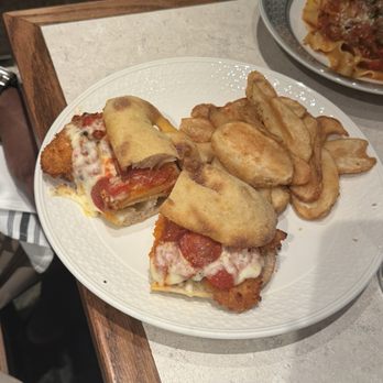 Piccolo Buco by Cooper's Hawk - Chicken Parm Sandwich - Wine Bars Near Me - Tampa, Florida