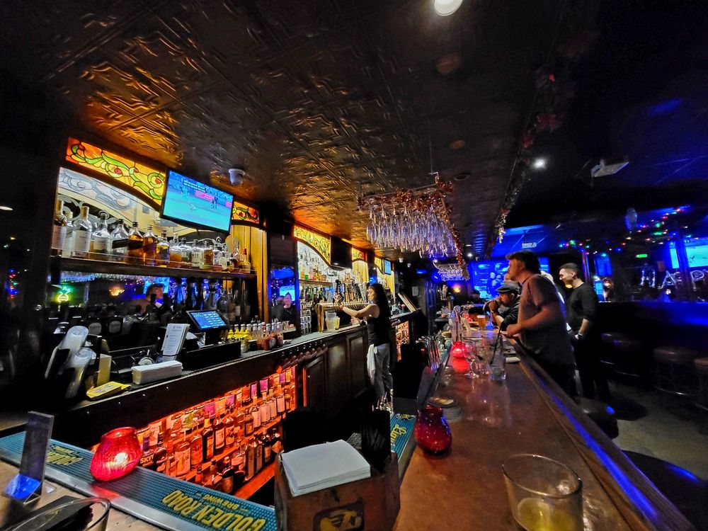 Pineapple Hill Saloon & Grill