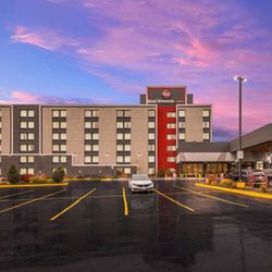 Best Western Plus Toronto North York Hotel & Suites - Exterior