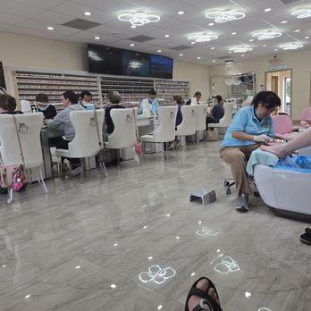 Vince Nails & Spa  - Inside - Nail Salons Near Me - Inwood, West Virginia
