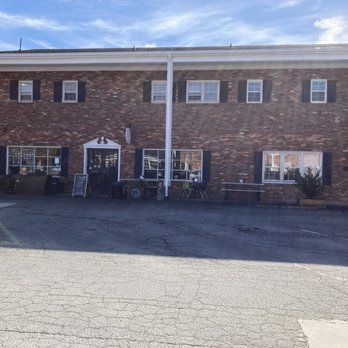 Biscuit Head - Exterior, definitely not what I was expecting when I arrived, looks more like an apartment - Cafes Near Me - Asheville, North Carolina