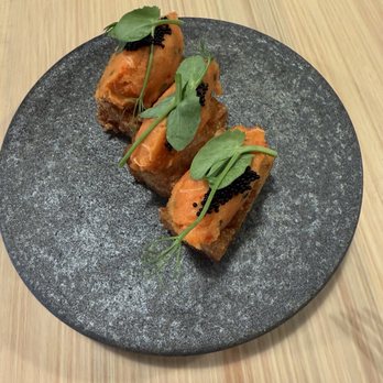 Lingo - SPICY TUNA & TOBIKO CAVIAR CRISPY RICE - New American Near Me - Brooklyn, New York