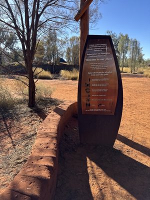 Uluṟu-Kata Tjuṯa Cultural Centre by null