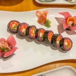 Sakura Japanese Restaurant - Sakura Roll