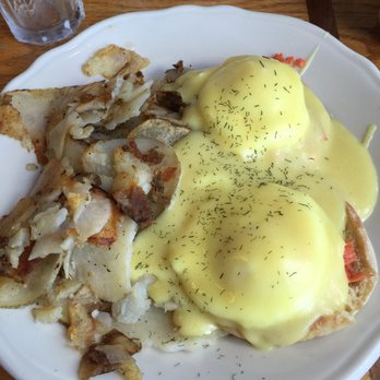 The Oak Table Cafe - NW egg Benedict with salmon - Breakfast & Brunch Near Me - Sequim, Washington