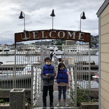Seattle Donut Boat - Boating Near Me - Seattle, Washington