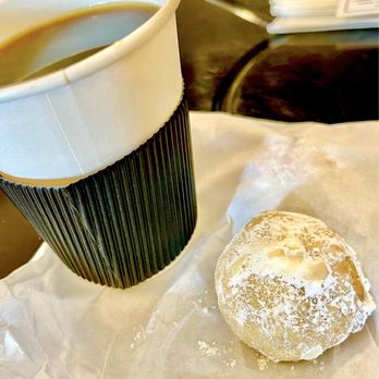 Scungilli's - Coffee & Italian Wedding Cookie - Italian Near Me - Waterford, Wisconsin Scungilli's - Coffee & Italian Wedding Cookie - Italian Near Me - Waterford, Wisconsin