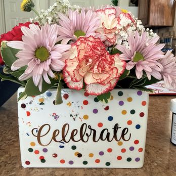 David's Flowers, Gifts & Interiors - What we received yes they delivered the flowers in DAMAGED vase with have the dots rubbed off. NO roses, NO balloon, NO card. - Florists Near Me - Midwest City, Oklahoma David's Flowers, Gifts & Interiors - What we received yes they delivered the flowers in DAMAGED vase with have the dots rubbed off. NO roses, NO balloon, NO card. - Florists Near Me - Midwest City, Oklahoma