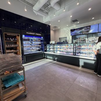 Paris Baguette - Bakeries Near Me - Westchester, California Paris Baguette - Bakeries Near Me - Westchester, California