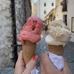 Berry and Caramel Gelato