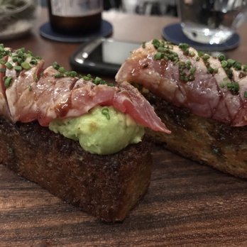Senia - Ahi carpaccio - Cocktail Bars Near Me - Honolulu, Hawaii