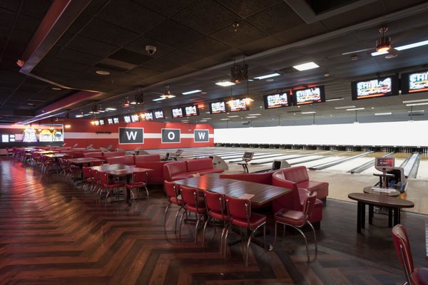 Bowlero Commack by null