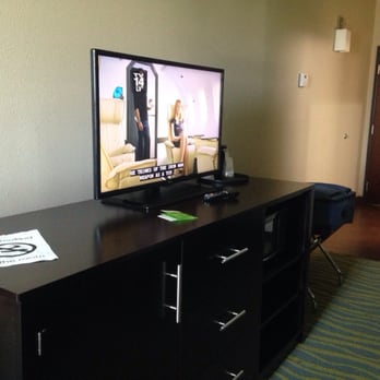 LaQuinta Inn & Suites - Standard double room dresser. - Hotels Near Me - Durant, Oklahoma LaQuinta Inn & Suites - Standard double room dresser. - Hotels Near Me - Durant, Oklahoma