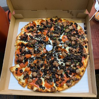 Vip Pizza - Pepperoni Garlic Gourmet Pizza- no tomatoes, extra cheese.... add olives - Pizza Near Me - Stockton, California Vip Pizza - Pepperoni Garlic Gourmet Pizza- no tomatoes, extra cheese.... add olives - Pizza Near Me - Stockton, California