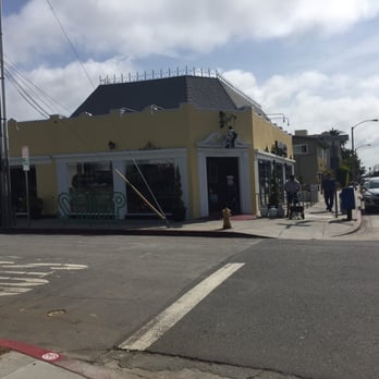 4th Street Long Beach - Landmarks & Historical Buildings Near Me - Long Beach, California
