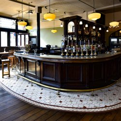 Coach & Horses - Horseshoe Bar