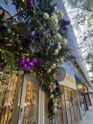 Paradise Plaza by null