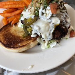 Chuck’s Bar and Grill - Queso Burger. See more on IG @cheatday_sa