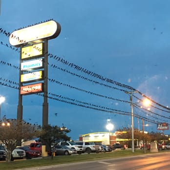 H-E-B-Seguin - Attack of the HEB birds! - Grocery Near Me - Seguin, Texas