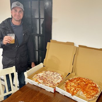 Roma Pizza - The BEST pizza!! - Pizza Near Me - Kennebunkport, Maine