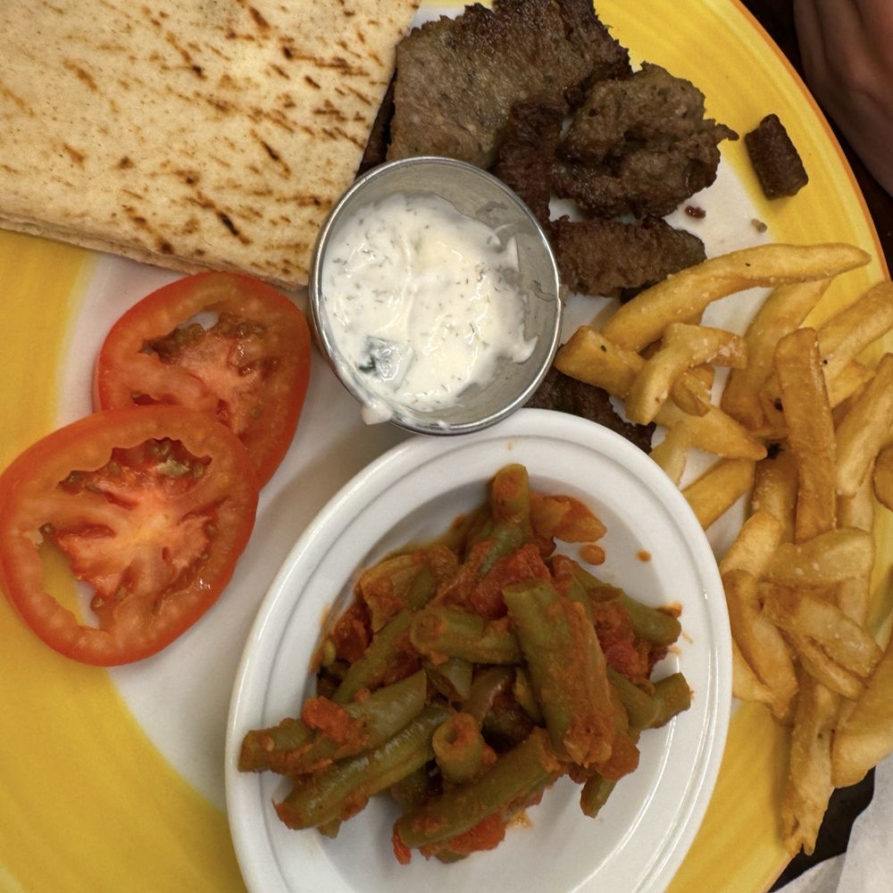 Beeliner Diner - Beef & Lamb Gyro Platter - Breakfast & Brunch Near Me - Alexandria, Virginia